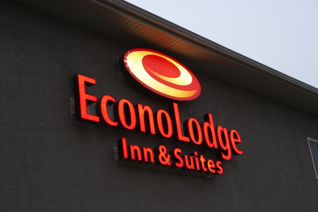 Econo Lodge Inn & Suites Innisfail ภายนอก รูปภาพ