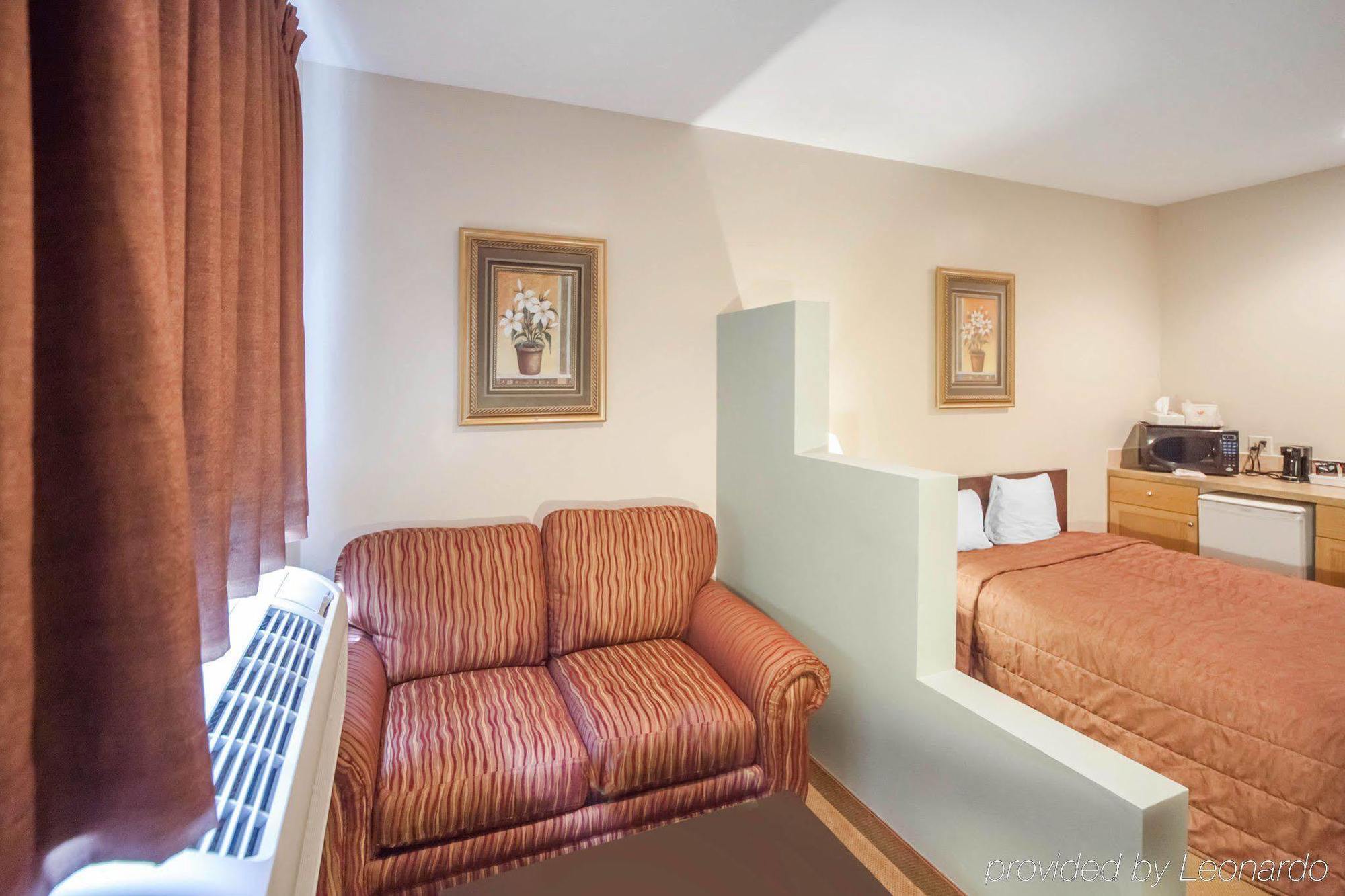 Econo Lodge Inn & Suites Innisfail ภายนอก รูปภาพ