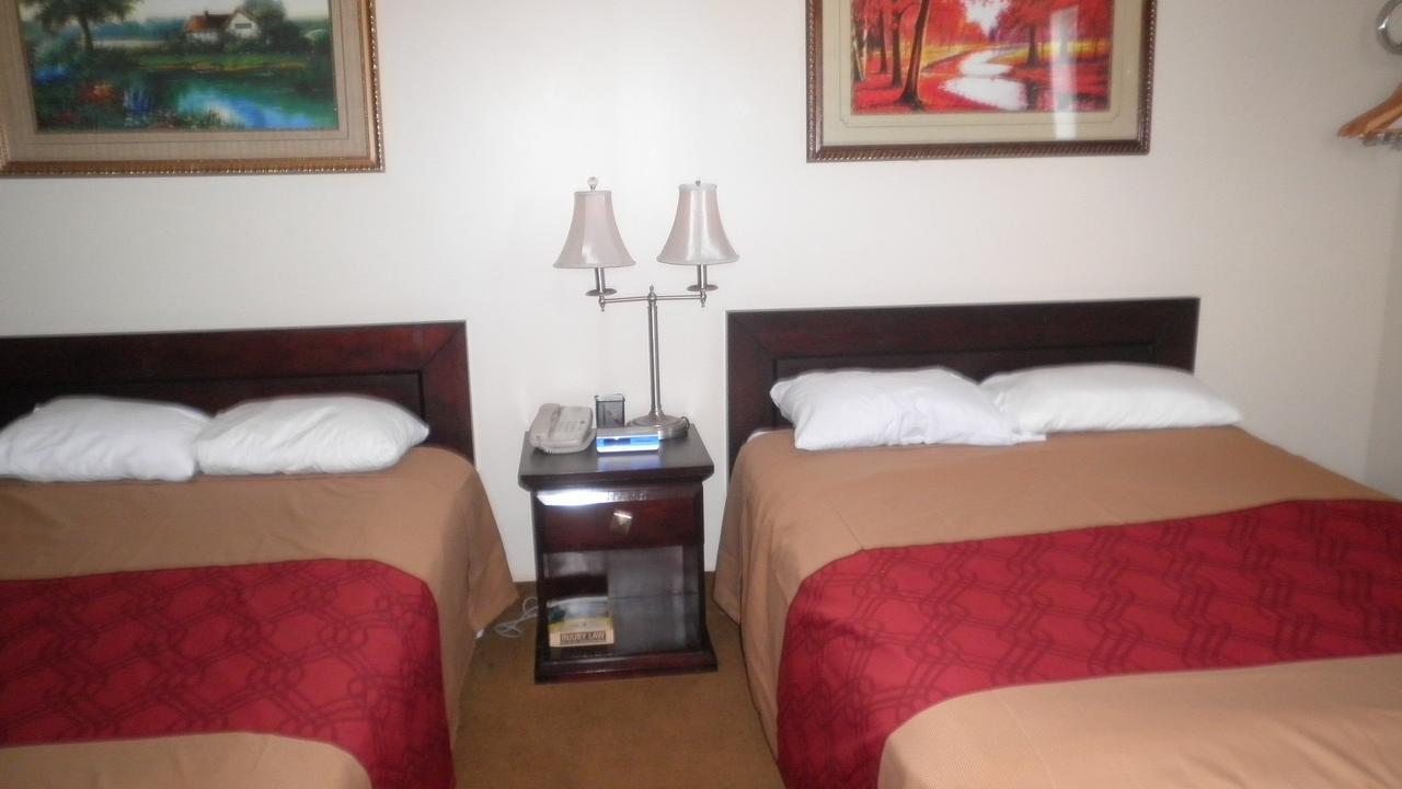 Econo Lodge Inn & Suites Innisfail ภายนอก รูปภาพ