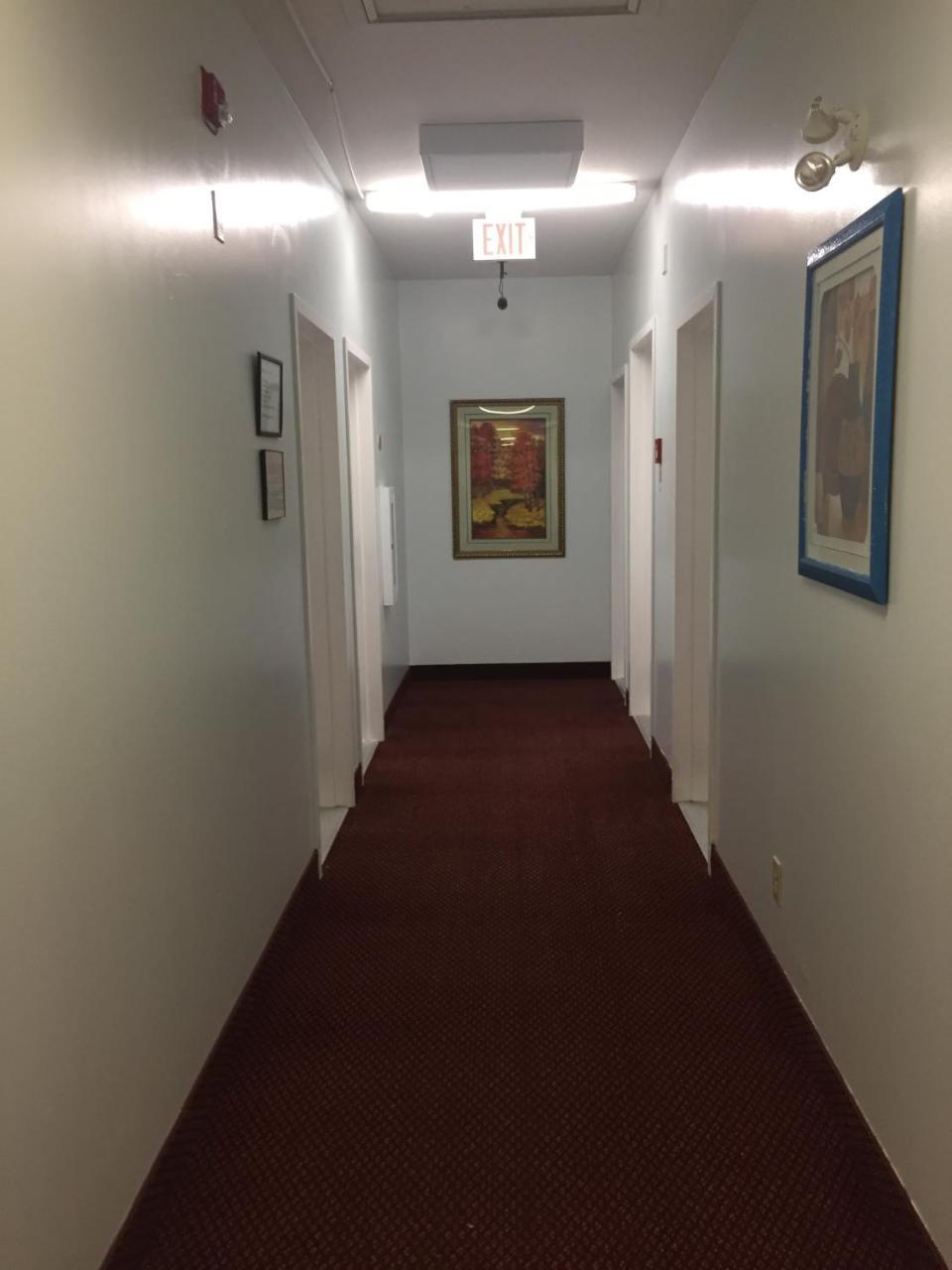 Econo Lodge Inn & Suites Innisfail ภายนอก รูปภาพ